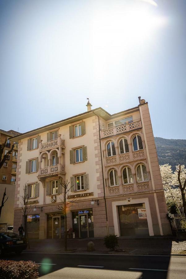 Bed&Breakfast Sweet Home Tirano Buitenkant foto