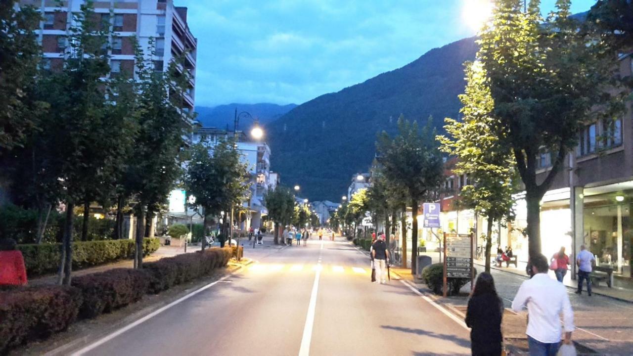Bed&Breakfast Sweet Home Tirano Buitenkant foto