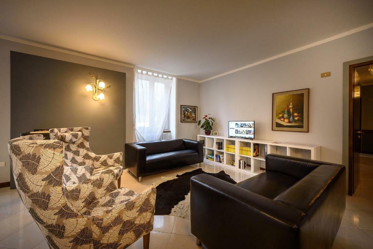 Bed&Breakfast Sweet Home Tirano Buitenkant foto